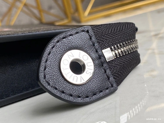 WIS LOUIS VOYAGE POCHETTE VUITTON 1104